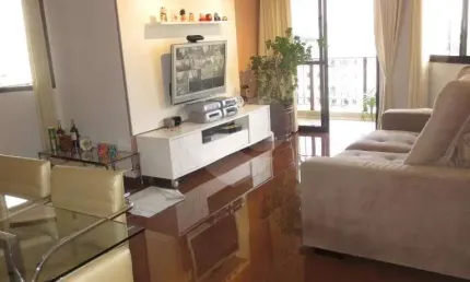 Excelente Apto na V. Mariana, 166m2 -4 Quartos/3 suítes/2 Vagas fixas e paralelas na garagem