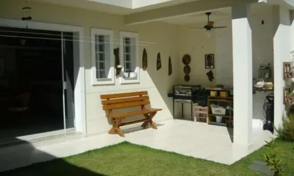 Linda casa no Planalto Paulista! Pé direito alto, edícula e quintal