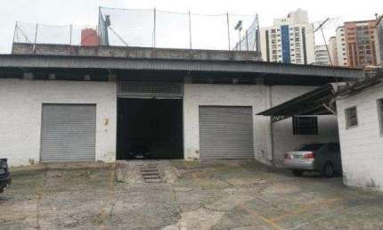Galpão de 350 m² construídos num terreno de 638 m².