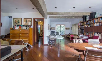 Casa no Jardim Europa com 5 dormitórios e 4 vagas de garagem