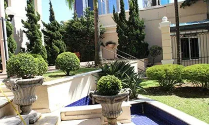 Duplex no Campo Belo com varanda,  1 dormitório com suíte e hidromassagem, Excelente localização!!!!