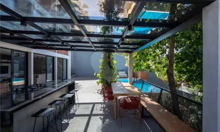 Casa â venda com 3 quartos e 1 suite no Pacaembu totalmente reformada em 2022 com vista e quintal