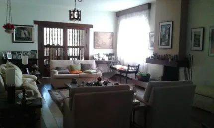 Casa à venda de 500 m² no Morumbi de 5 quartos sendo 2 suites e 6 vagas.