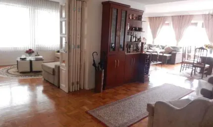Localização privilegiada, excelente apartamento com 214m² de área útil, 03 amplas suítes