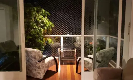Imóvel em ótimo estado, com varanda maravilhosa, em uma das ruas mais sofisticadas de São Paulo.