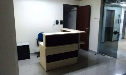 Conjunto comercial pronto para uso ao lado da estação paraíso do metrô
