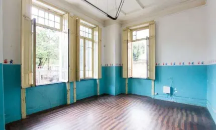 Excelente Oportunidade de Investimento – Casa Comercial à Venda!