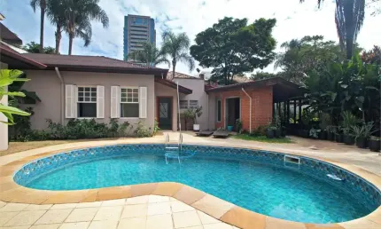 Casa térrea, com 6 suítes e 5 vagas, em terreno de 1.000 m2, a venda no campo belo