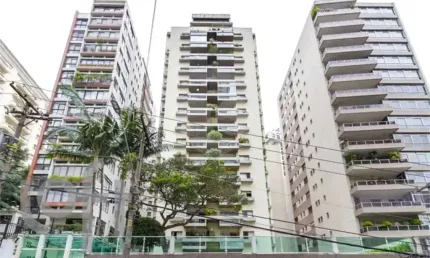 Apartamento Reformado Exclusivo no Jardins. Viva no Coração da Cidade! Venha Conhecer! Único na Região.