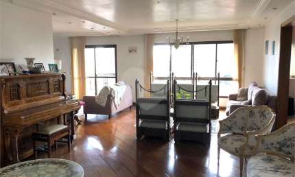 Apartamento à Venda no Mansão Real Brooklin - 252m², 4 Suítes, 4 Vagas com Lazer