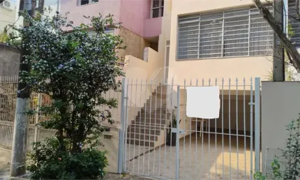 Casa reformada e super aconchegante no Campo Belo, rua sem saída!! Ótimo investimento.