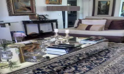 Apartamento à venda em Moema de 204m² com 4 dormitórios, 3 suítes e 4 vagas.