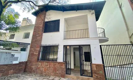 Sobrado comercial ao lado da PUC SP-Excelente estado.