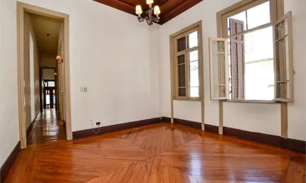 Casa comercial ou residencial à venda de 216 m² no jardim paulista com 5 quartos, sendo 1 suite.