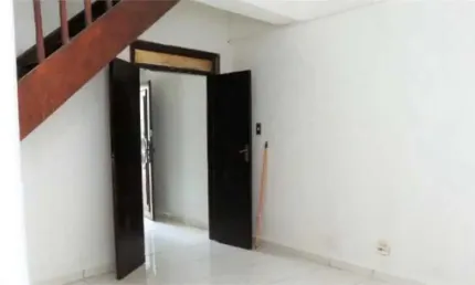 Sobrado na vila mariana de 100m² com 2 dorms e 2 banheiros
