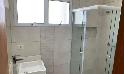 Sobrado à venda com localizado em rua tranquila, próximo a rua luis goes! agende uma visita