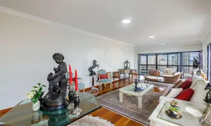 Apartamento de 190m² 4 dormitórios com varandas, 2 suítes, living, 3 vagas em andar alto em perdizes