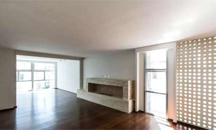 Apartamento com suítes a poucos passos da praça Buenos Aires