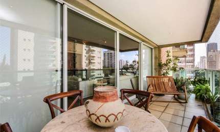 Excelente apartamento no Brooklin - 3 Suítes  3vagas 169m2