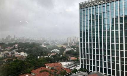 Apartamento, 3 dormitórios, 1 suíte, Living e 1 vaga
