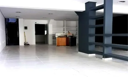Imóvel comercial em 02 pavimentos, 620 m² de construção, terreno mede 10 x 40 mt