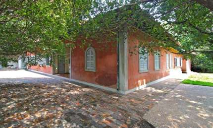 Viva Grande: Casa Aconchegante em Terreno Gigante de 2756m² – Exclusividade e Espaço para Seu Estilo