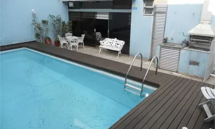 Ótimo sobrado na Chácara Klabin, uso residencial ou comercial, com piscina!