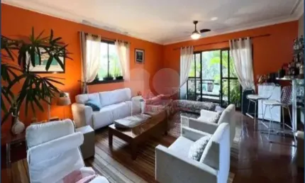 Apartamento à venda em moema de 200m² com 3 suítes e 3 vagas.