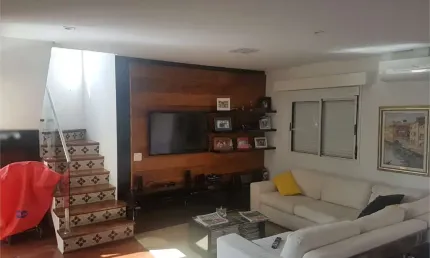 Cobertura Duplex à venda de 150 m² em Perdizes com 3 quartos sendo 1 suite e 2 vagas.