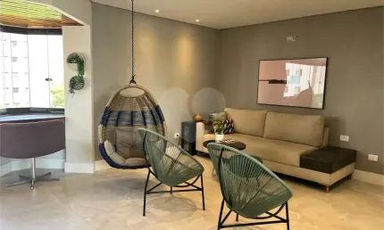 Apartamento à venda de 120 m² no campo belo, reformado com 3 quartos sendo 1 suíte e 1 vaga.