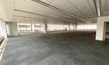 LAJES CORPORATIVAS NO PLAZA I - BROOKLIN COM 612M² e 14 VAGAS DE GARAGEM.