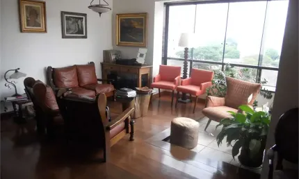Bom apartamento no paraíso, vista para parque ibirapuera!