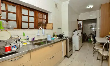 Sobrado com quintal e churrasqueira na Vila Mariana