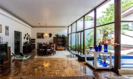 CASA A VENDA COM 250 M², 3 DORMITÓRIOS, 2 SUÍTES, 4 VAGAS NA VILA CLEMENTINO/SP