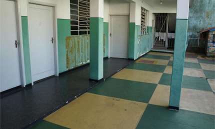 Casa comercial/residencial com 924 m², estrutura pronta para escola!