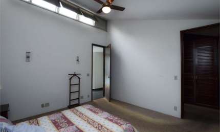 Ótima casa térrea no Brooklin Velho, com piscina, quadra, 6 vagas, e terreno de 1.000 m².