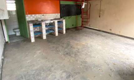 120 mts Perdizes. Loja e Moradia com quarto cozinha e 1 banheiro, térreo loja com 1 banheiro, salão.