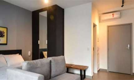 Apartamento à venda de 31,78 m² em Pinheiros com 1 suíte e 1 vaga em condomínio clube.