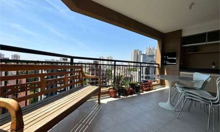 Apartamento de  136 m2 | 4 quartos | 4 vagas |  Varanda Gourmet