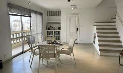 Cobertura à venda de 230 m² na  V. Clementino com 2 dormitórios, 1 suite, 3 vagas e depósito.
