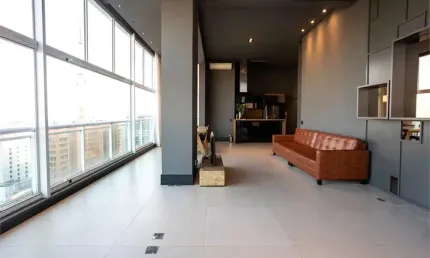 Apartamento no çiragan mobiliado. lindo e amplo com 1 dormitório, ar, área de serviço e 2 vagas.!