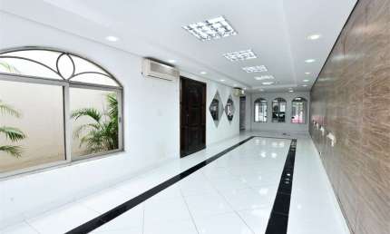 Sobrado residencial/comercial à venda na Vila Olímpia de 3 quartos, 1 suite e 2 vagas.