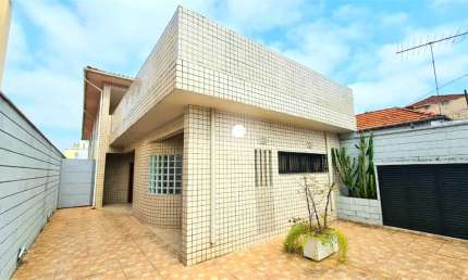 Casa residencial ou comercial 6 dormitórios, 4 suítes, 8 banheiros, 3 vagas