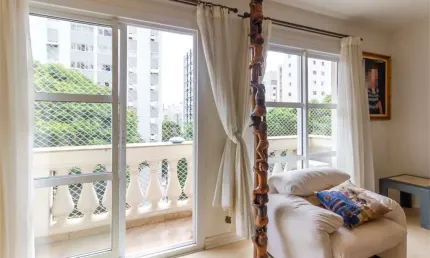 Jardim Paulista, 2 vagas, néo clássico, 4 dorm. (1 suíte), sacada, lazer