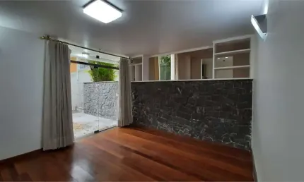 Localizada no nobre Alto da Lapa e pertencente à Companhia City,