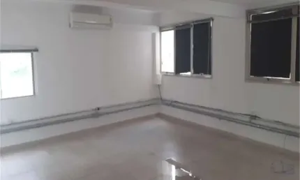 Conjunto comercial de 380 m² para locação no Paraíso