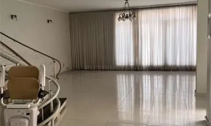 Sobrado com 3 dormitórios (1 suíte) e 5 vagas de garagem no bosque de saúde, imperdível.
