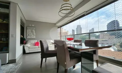 Apartamento à venda em prédio novo na vila mariana, 3 suítes, varanda gourmet, 2 vagas, decorado.