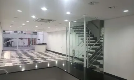 Prédio comercial 450m2, 4 pisos, 7 salas, 8 toaletes, 2 vagas, recepção, copa, na vila clementino.