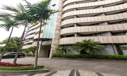 Loja no Residence George V-Alto de Pinheiros. Seu Negócio ou Renda. Bem localizado. Investimento na Região.